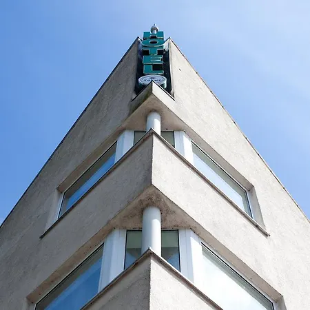 Jahnke Hotel